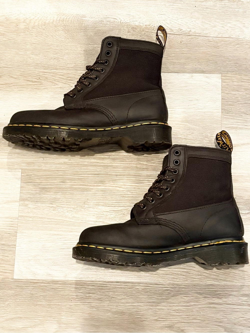DOC MARTEN COMBS BOOTS